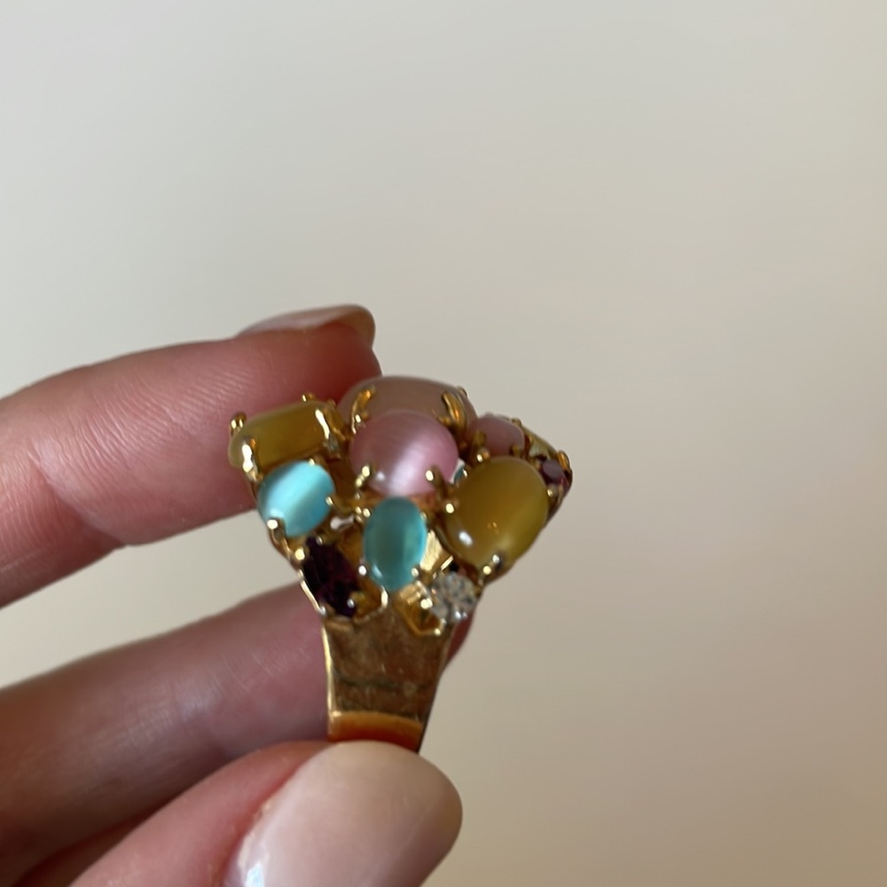 Fun multi-colored cocktail ring - Picture 4 of 4